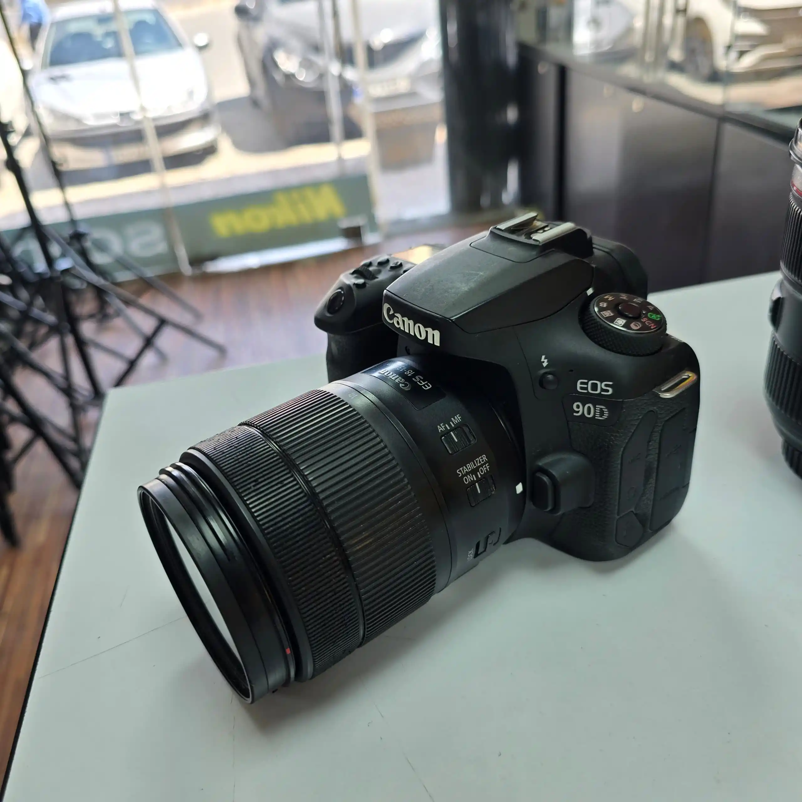 دوربین حرفه‌ای کانن | Canon 90D+18-135mm USM دست دو